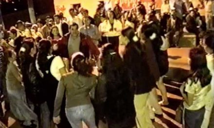 Bailando en la Plaza de Tlachis